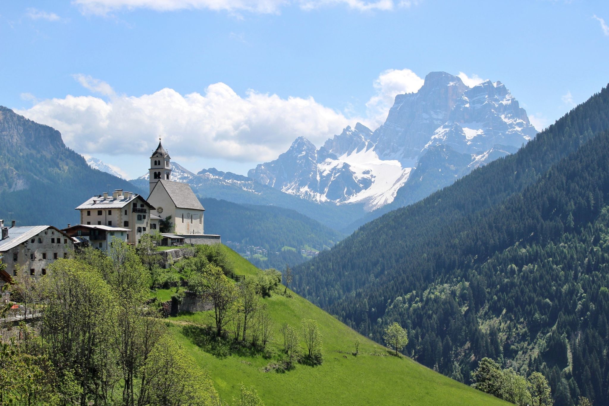 Chiesa di Colle Santa Lucia, Italy
