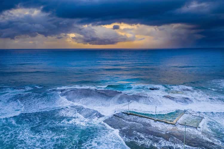 Mona Vale pool with huge Surf, Sydney