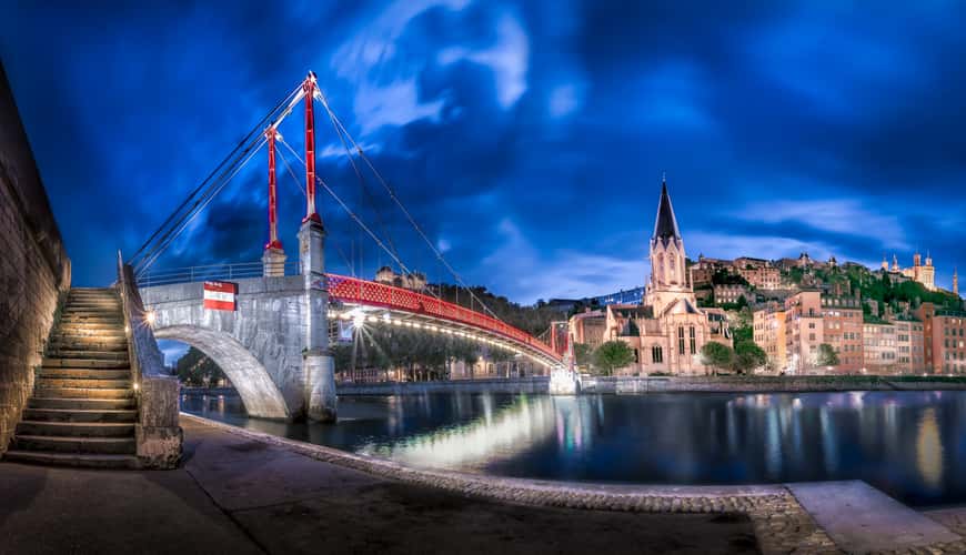 Footbridge and Eglise Saint-Georges, Lyon