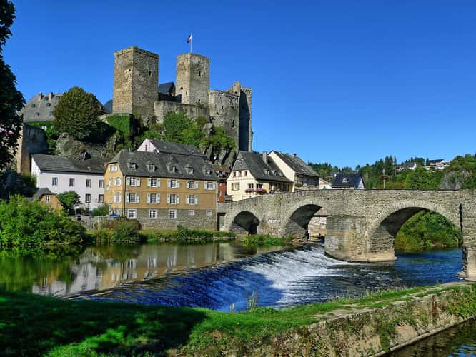 Runkel Castle above the Lahn