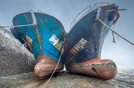 Two boats beached Xishan Xiapu