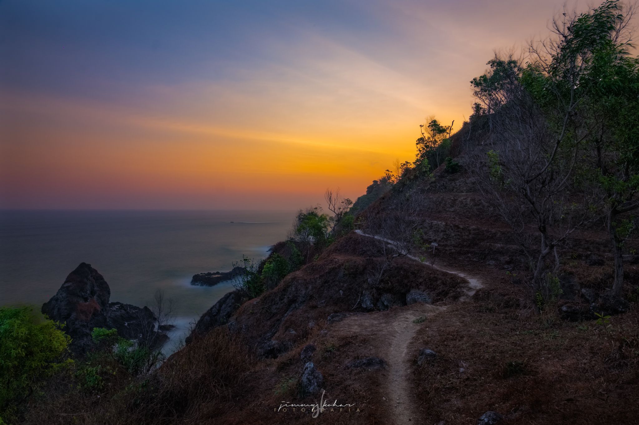 Bukit Pengilon, Indonesia