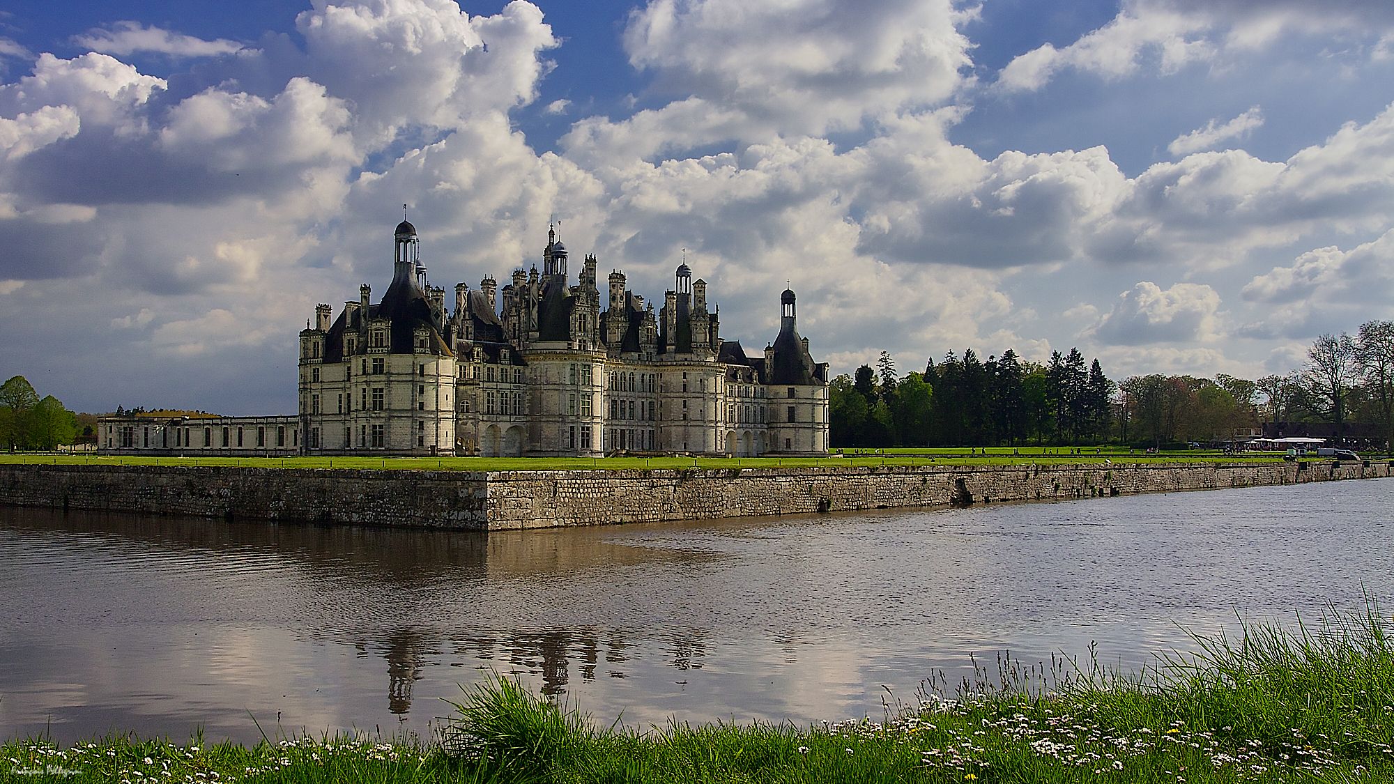 Chambord Castle seen from the Cosson river, France
