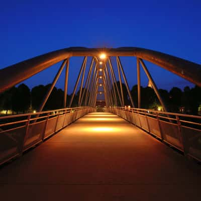 Fußgängerbrücke zur Altstadt von Nienburg, Germany