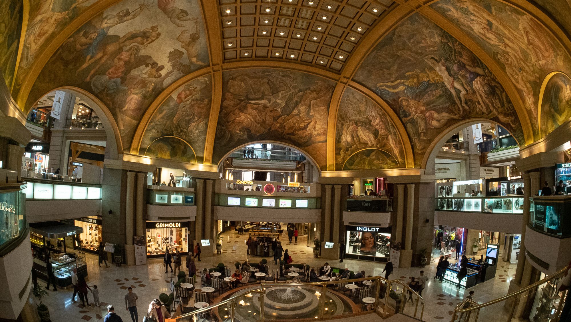 Galerías Pacífico, Argentina