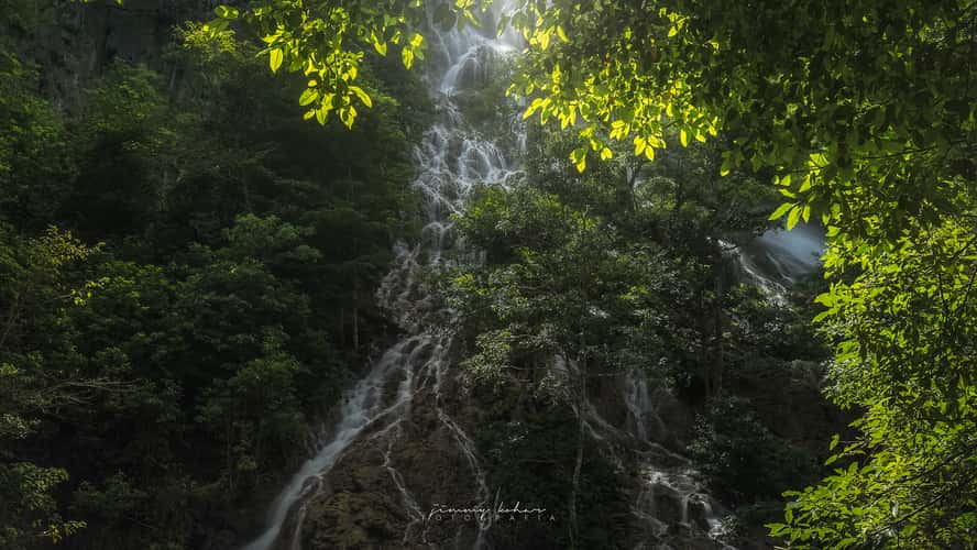Lapopu Waterfall