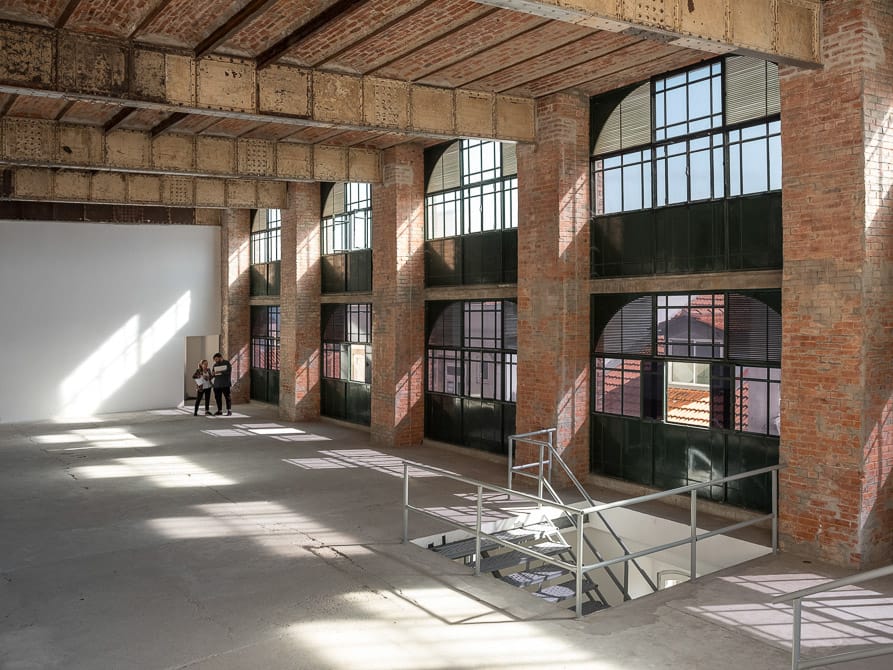 Warehouse J9A, Portugal