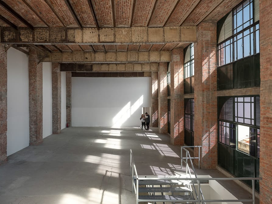 Warehouse J9A, Portugal