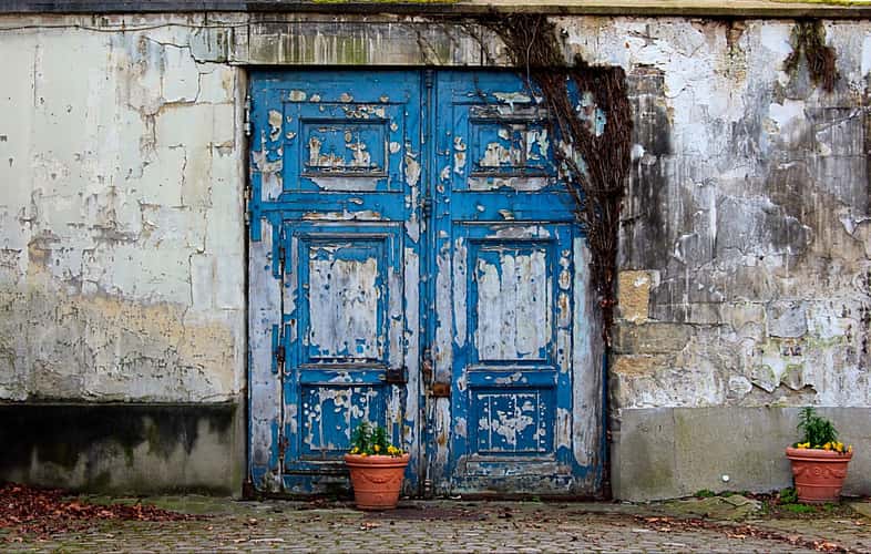 Blue door, Paris