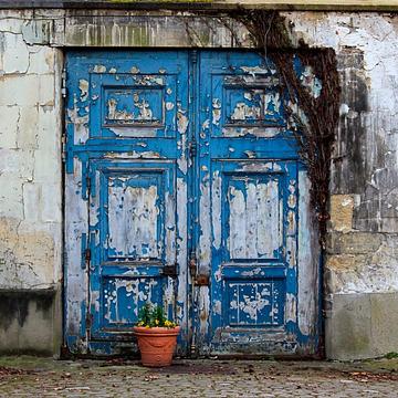 Blue door, Paris, France