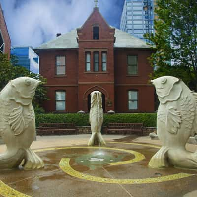 Carolyn Braaksma’s Fish Fountain, USA