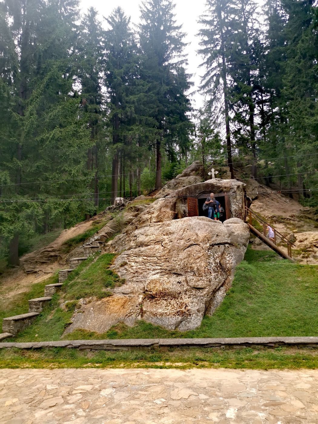 Chilia lui Daniil Sihastru, Romania