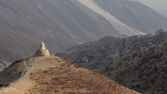 Dingboche stupa