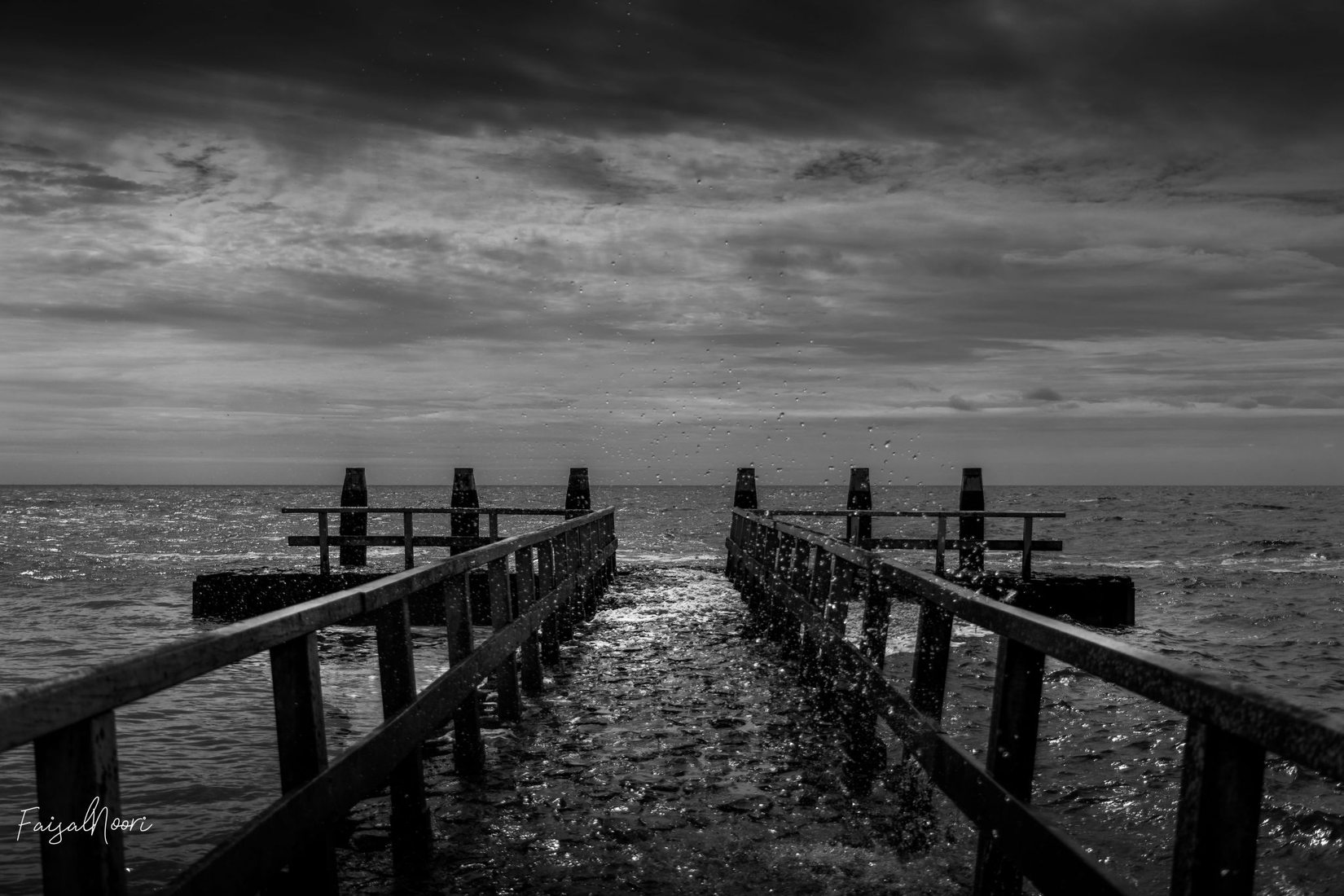 Enclosing dike, bridge, Netherlands