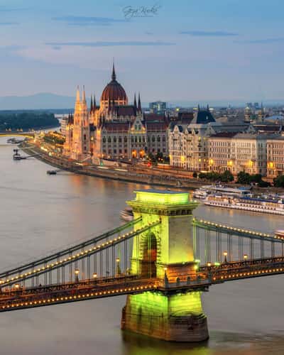 Hungarian Parliament & Chain Bridge