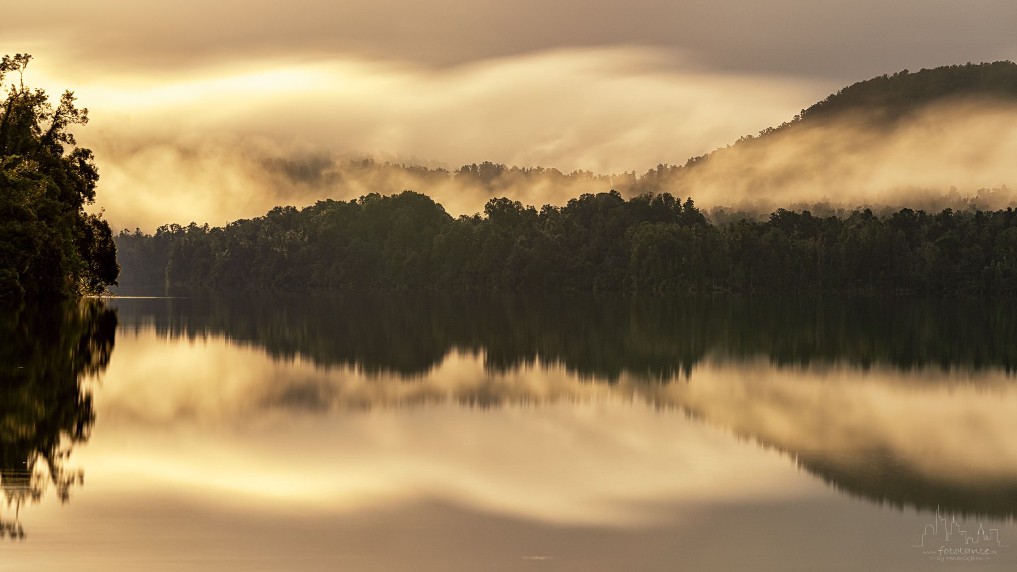 Lake Mapourika after the rain, NZ, New Zealand