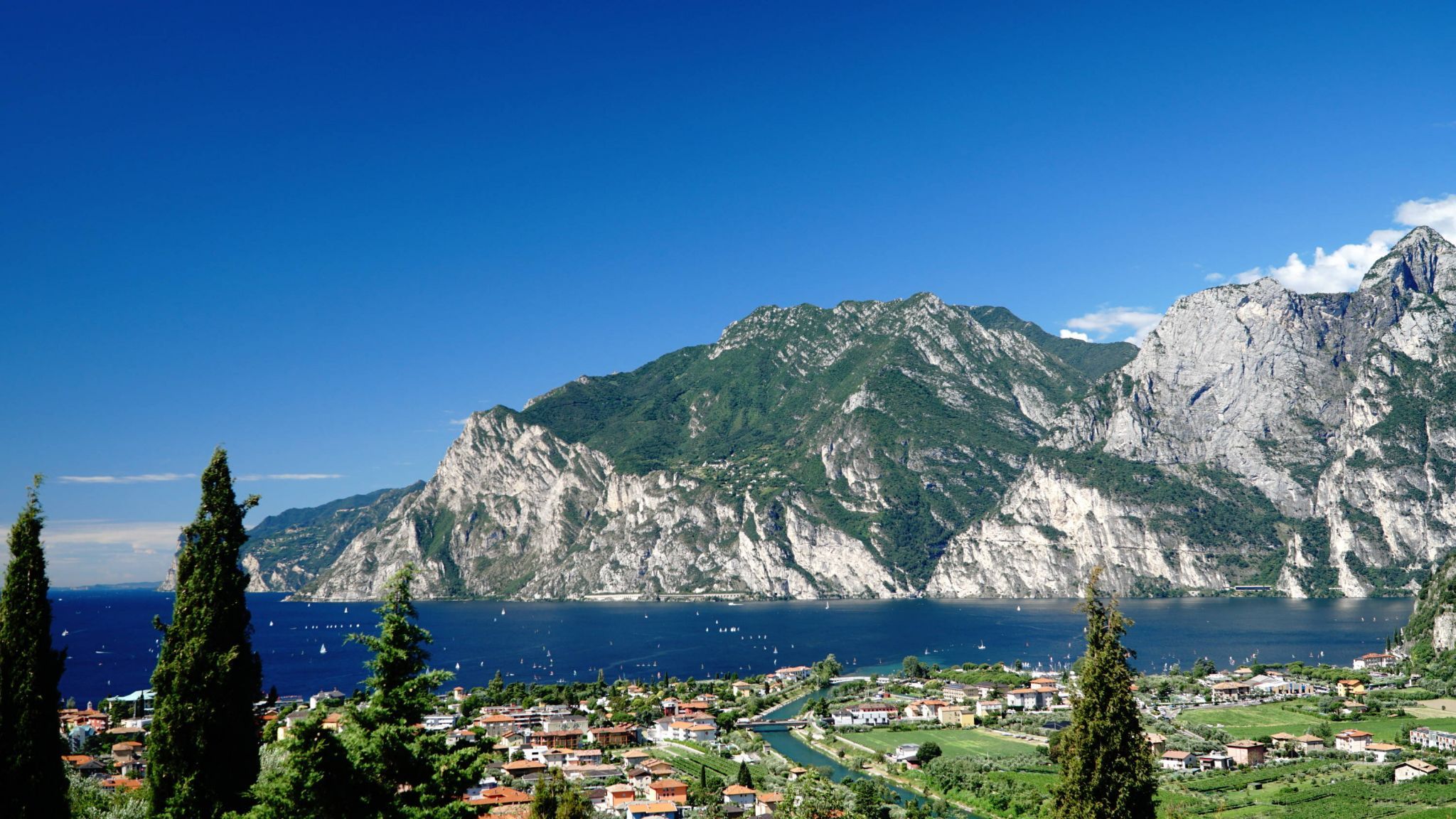 Marmitte dei Garda lookout, Italy
