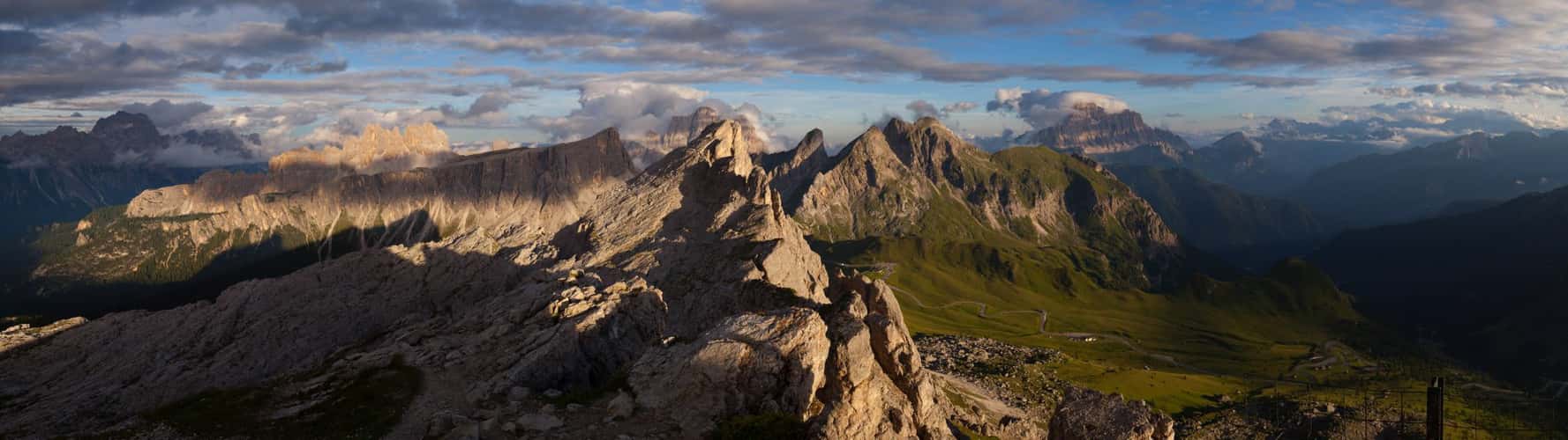 Nuvolau refuge panorama