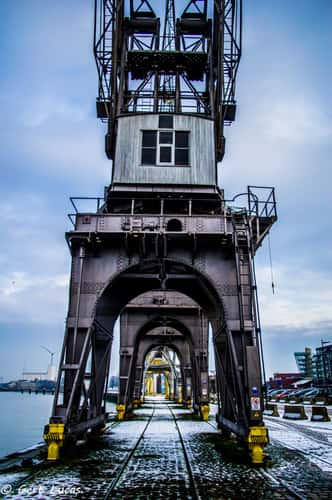 Old cranes at Rijnkaai