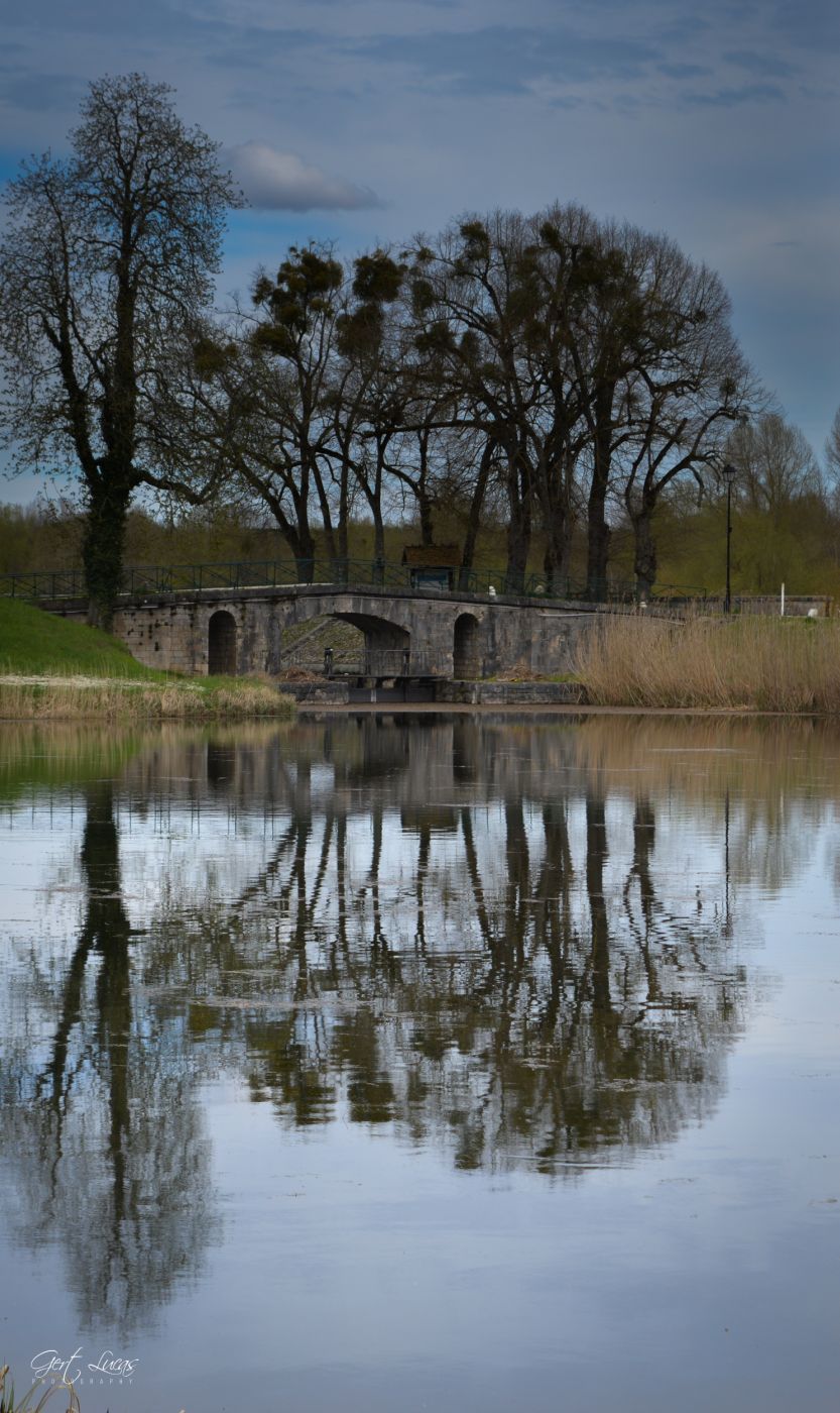 Port du Canal lateral a la Loire, France