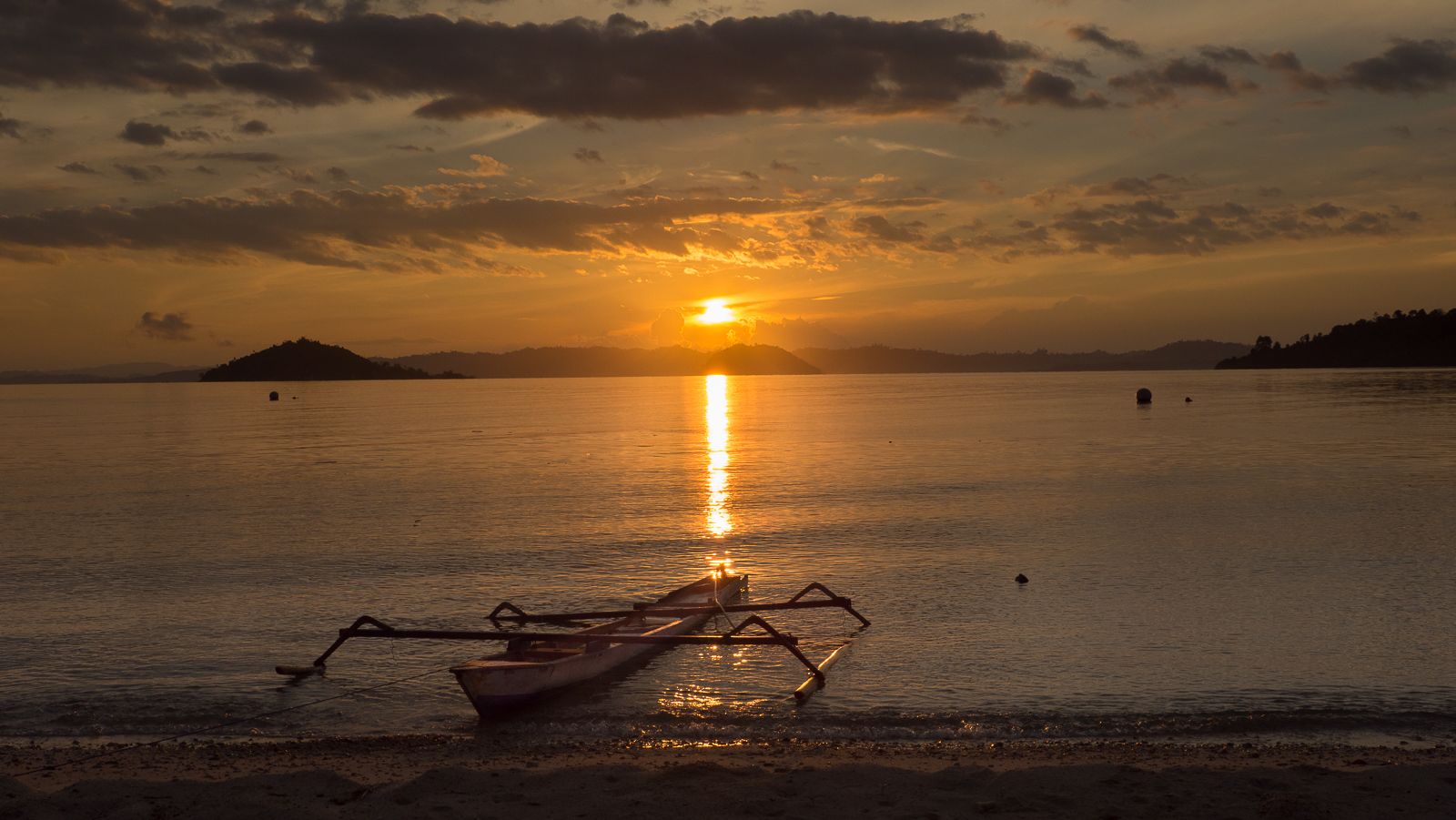 Pulau Pangempang, Indonesia