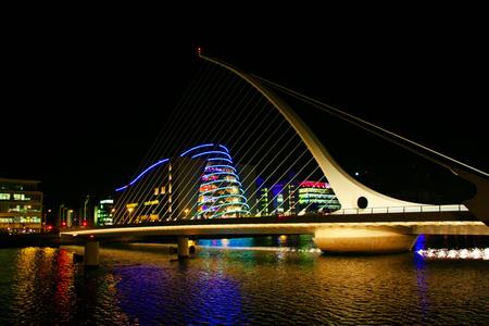 Samuel Beckett Bridge über den River Liffey, Dublin