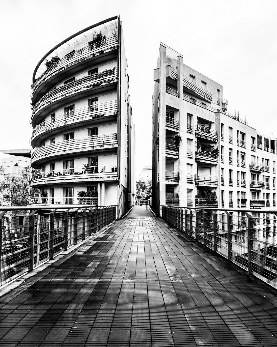 Split building on the Coulee Verte, France