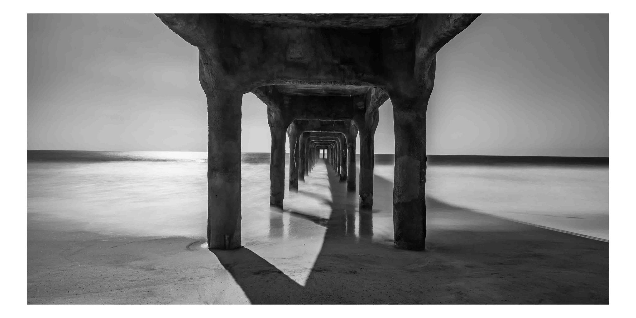 Under Manhattan Pier, USA