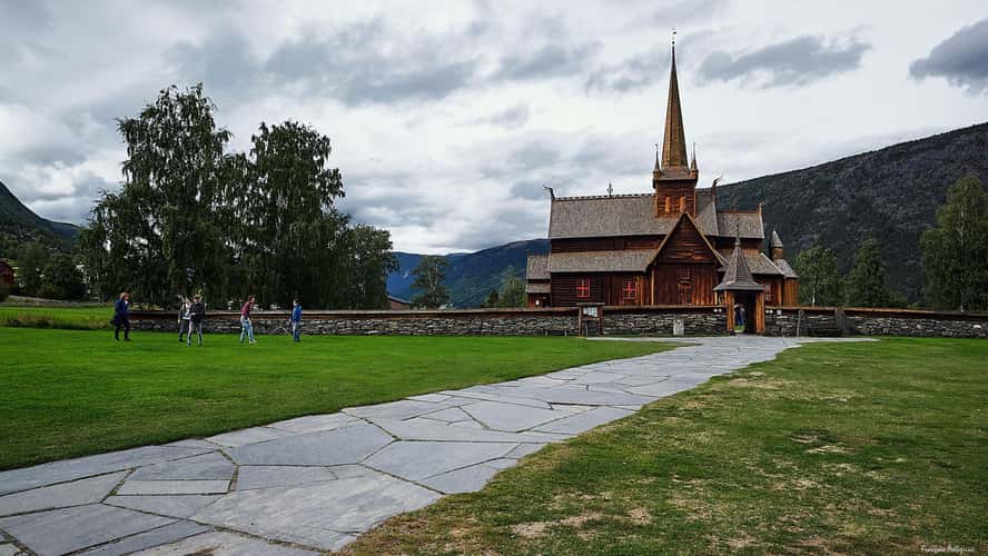 Lom stavkyrkje