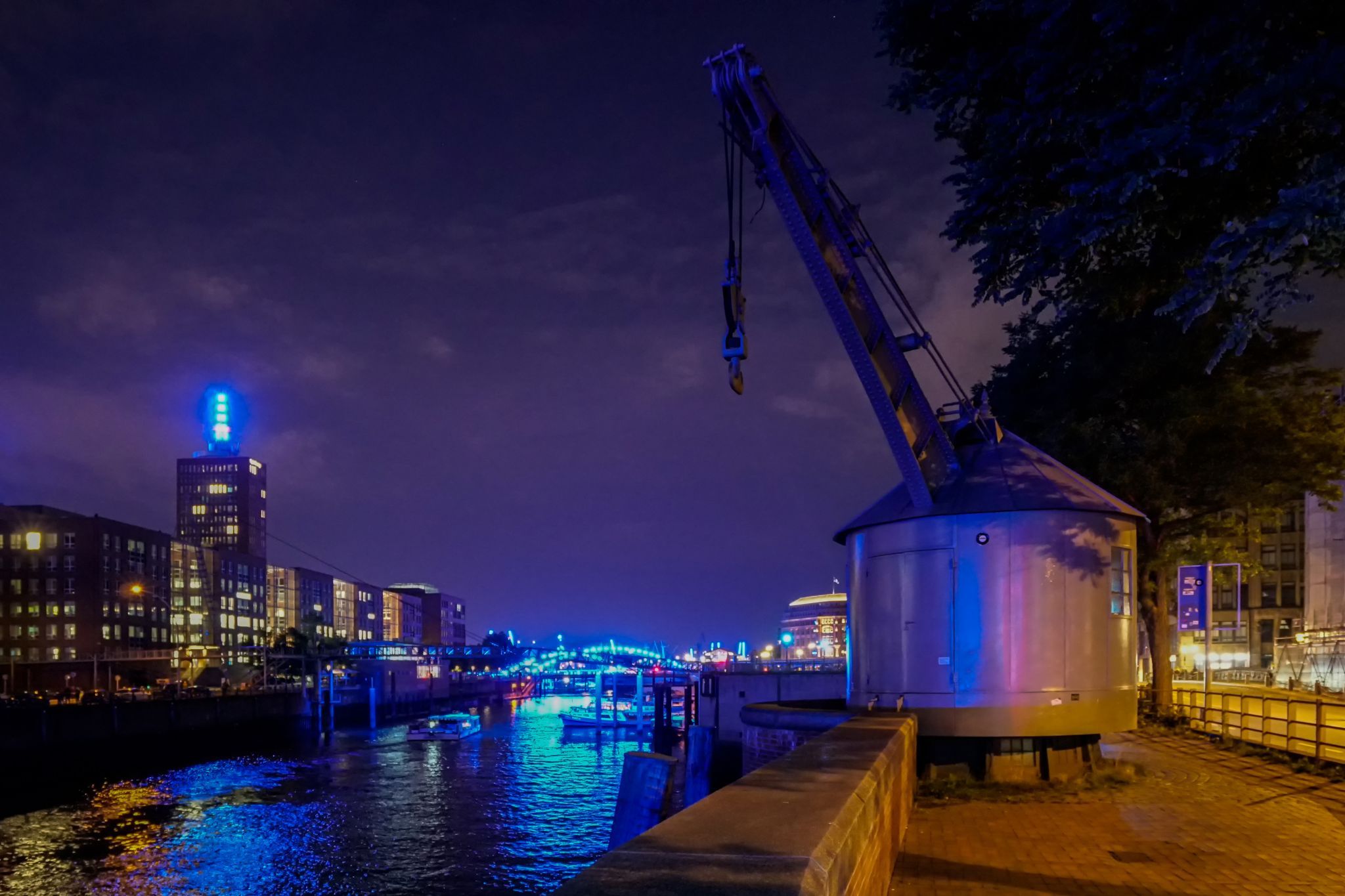 New crane, Hamburg, Germany