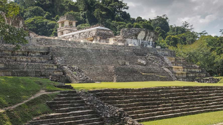 Palacio from north