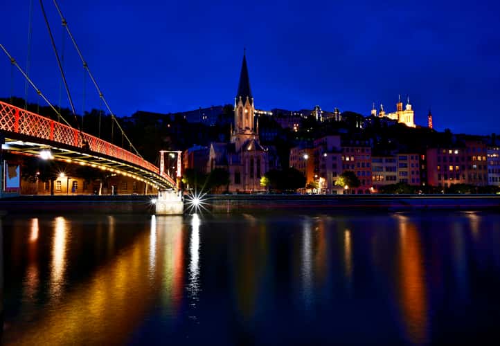 Footbridge and Eglise Saint-Georges, Lyon