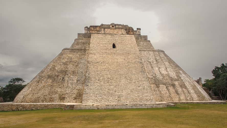 Uxmal, pirámide del adivino