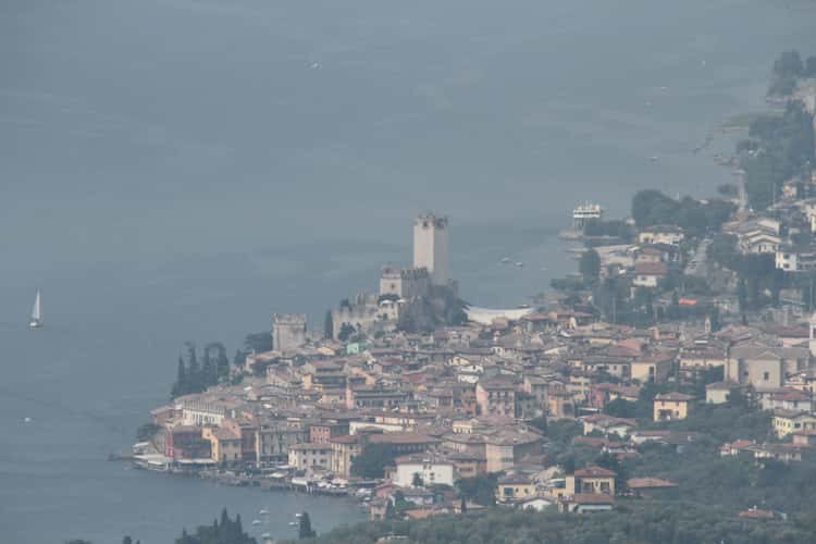 Via del Sole / Prada