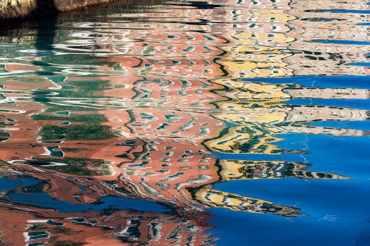 Wasserspiegelungen in Venedig