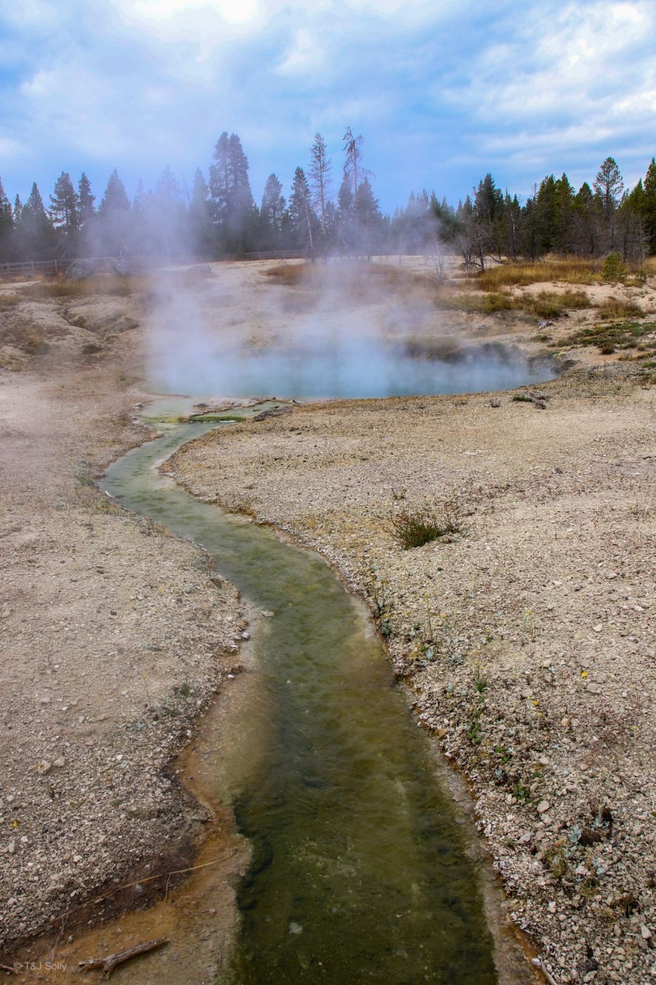 Sapphire Pool, Yellowstone National Park, USA