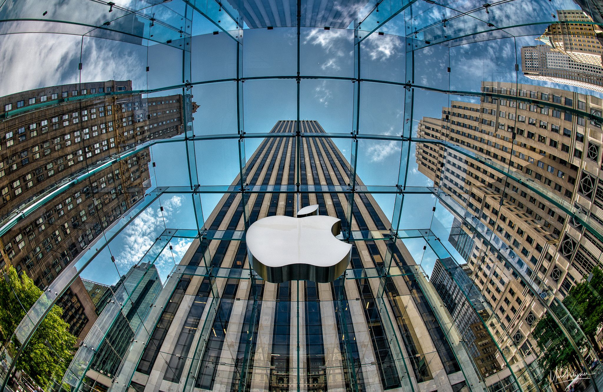 Apple in the Apple (Apple squared), USA
