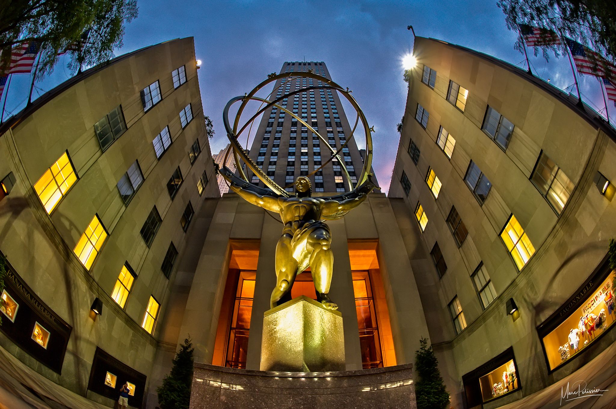 Atlas statue at the Rockefeller Center, USA