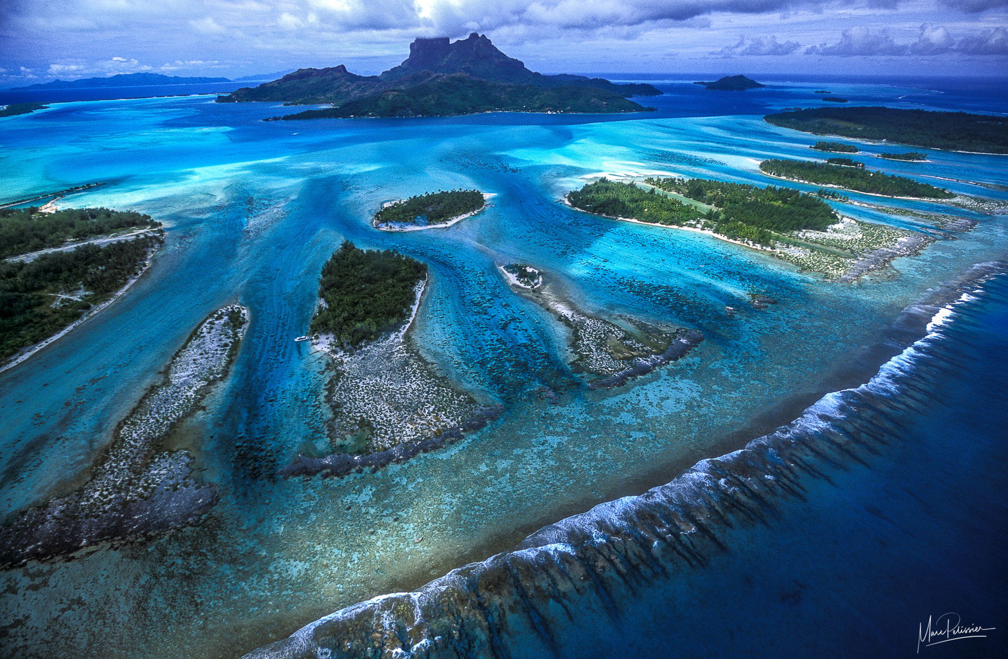 Barrier reef teeth, French Polynesia