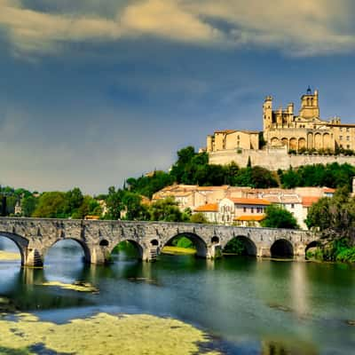 Béziers - Pont Vieux & Cathédrale St Nazaire, France