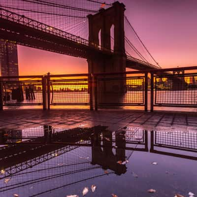 Brooklyn Bridge at night, USA