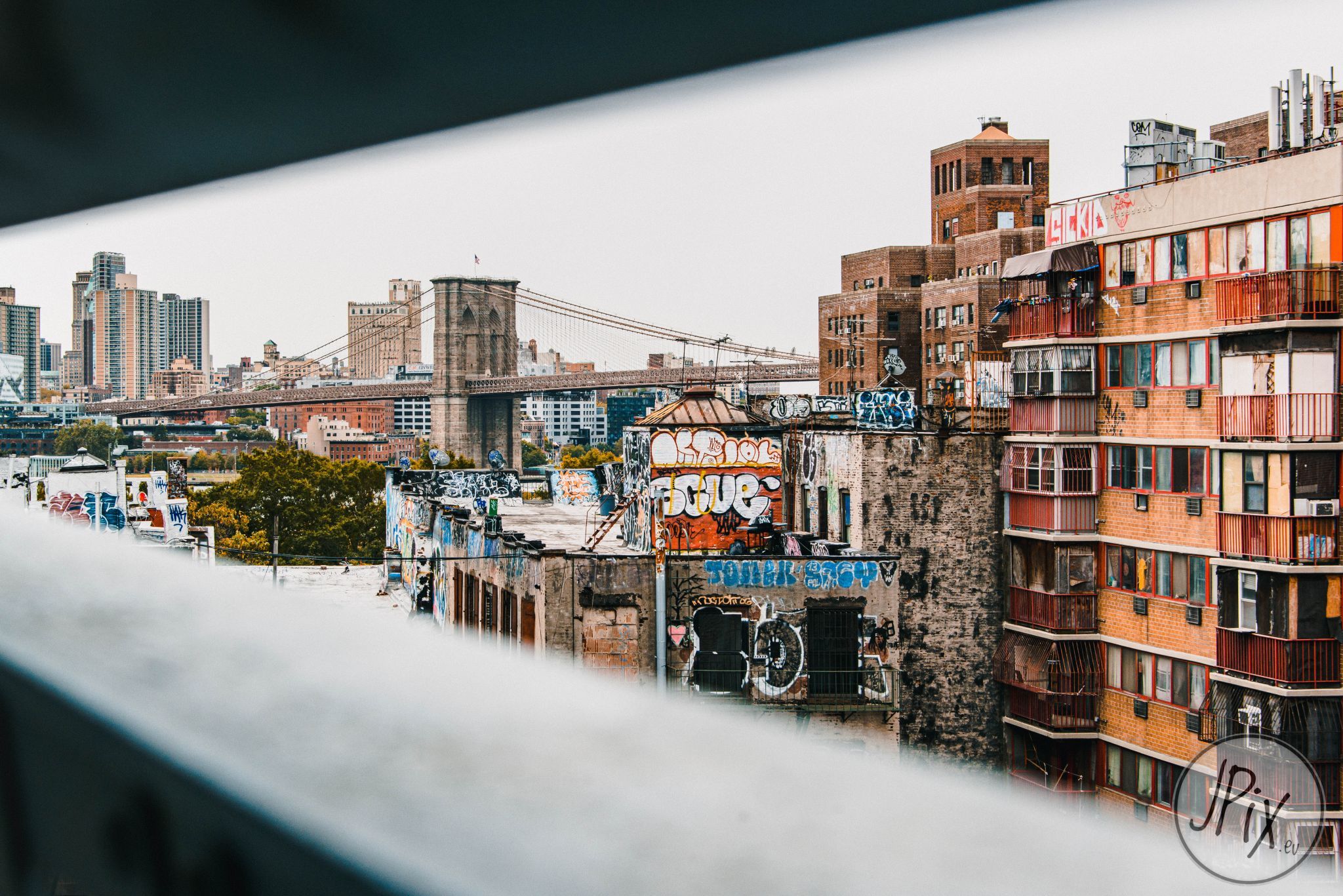 Brooklyn Bridge seen from Manhattan Bridge, USA