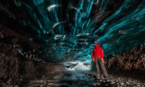 Ice cave near Jökulsárlón