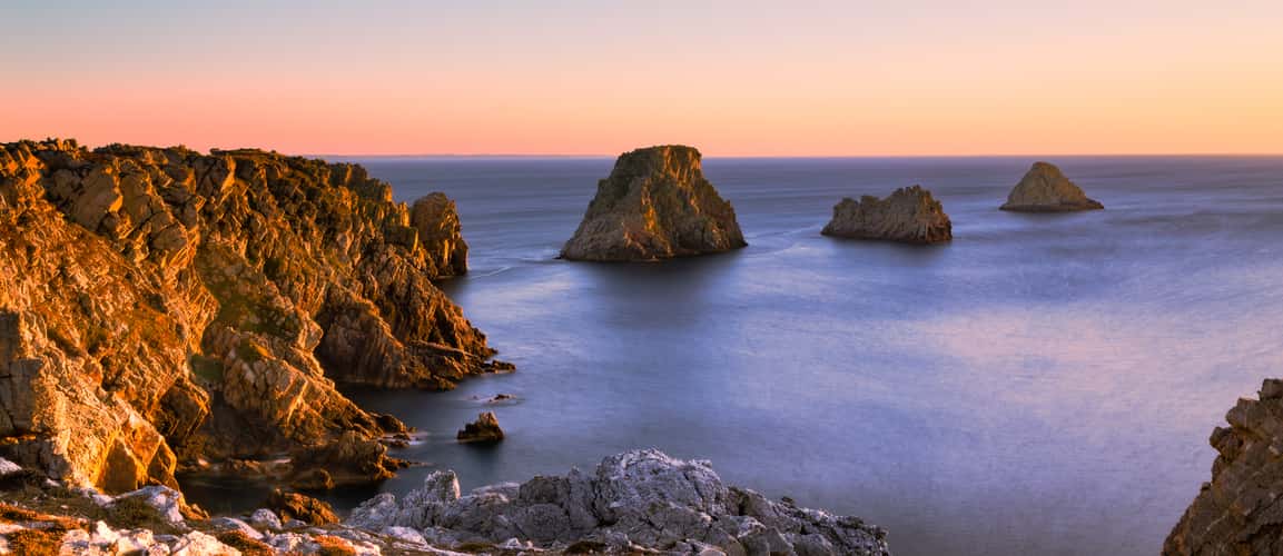 Les Tas de Pois at the headland Pointe de Pen-Hir