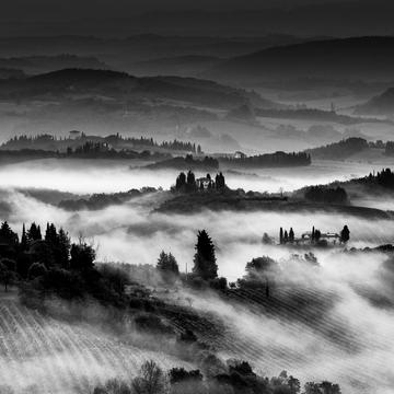 Morning mist in Tuscany - San Gimignano area, Italy