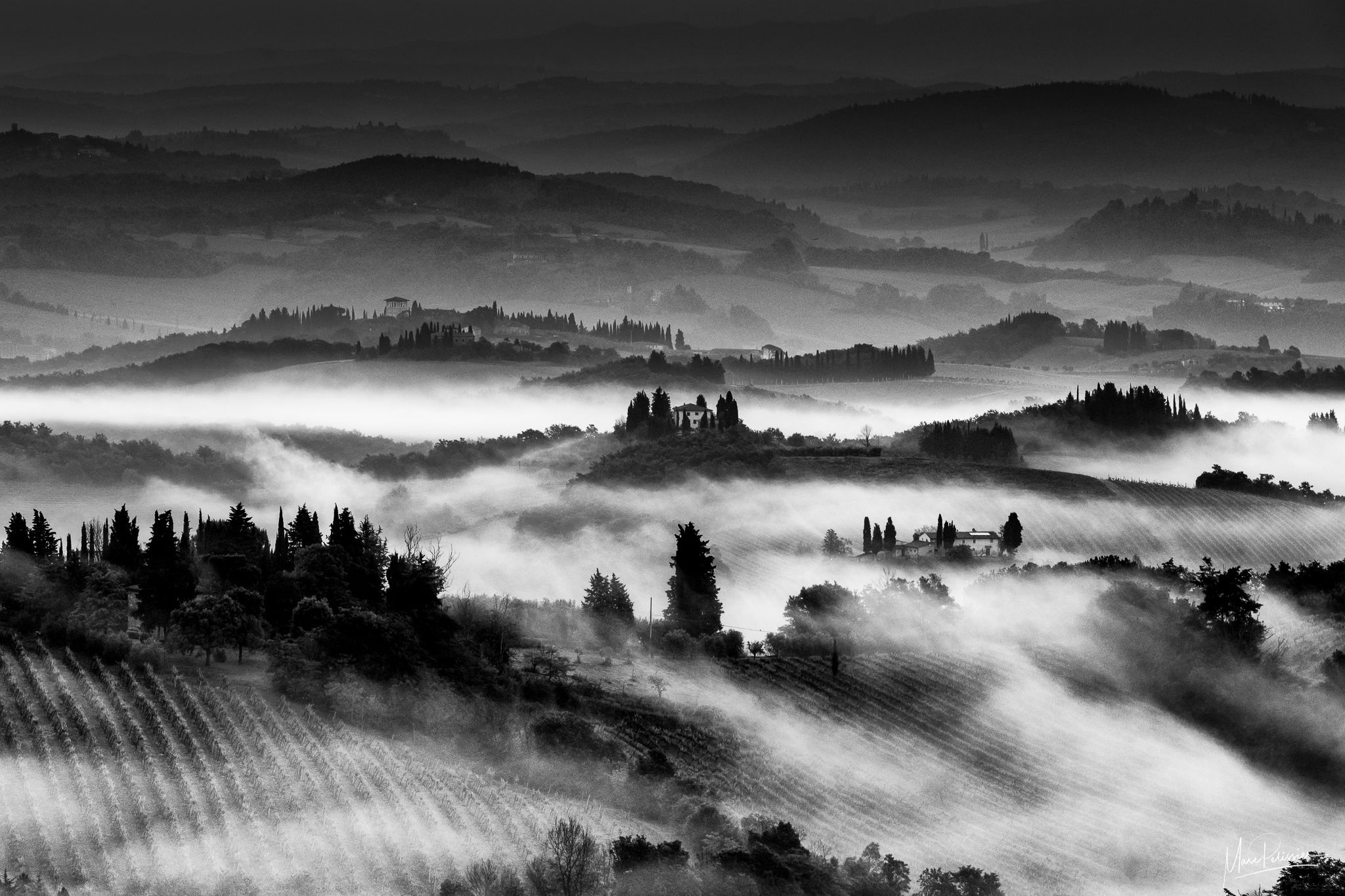 Morning mist in Tuscany - San Gimignano area, Italy