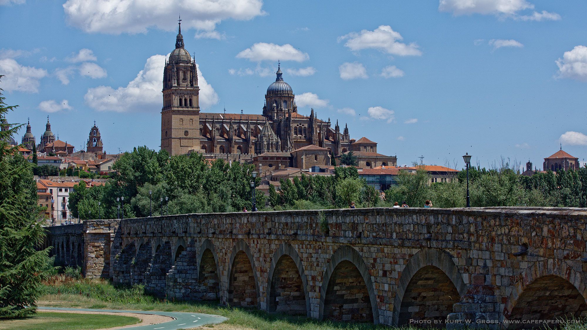 Puente Romano, Spain
