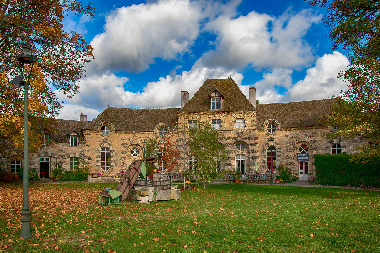 Chateau de Savigny - Fighter Jet Collection, France