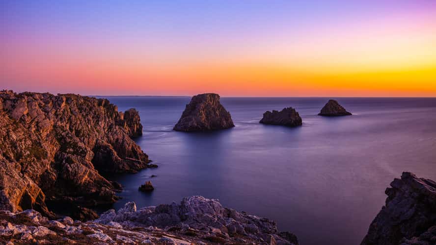 Les Tas de Pois at the headland Pointe de Pen-Hir