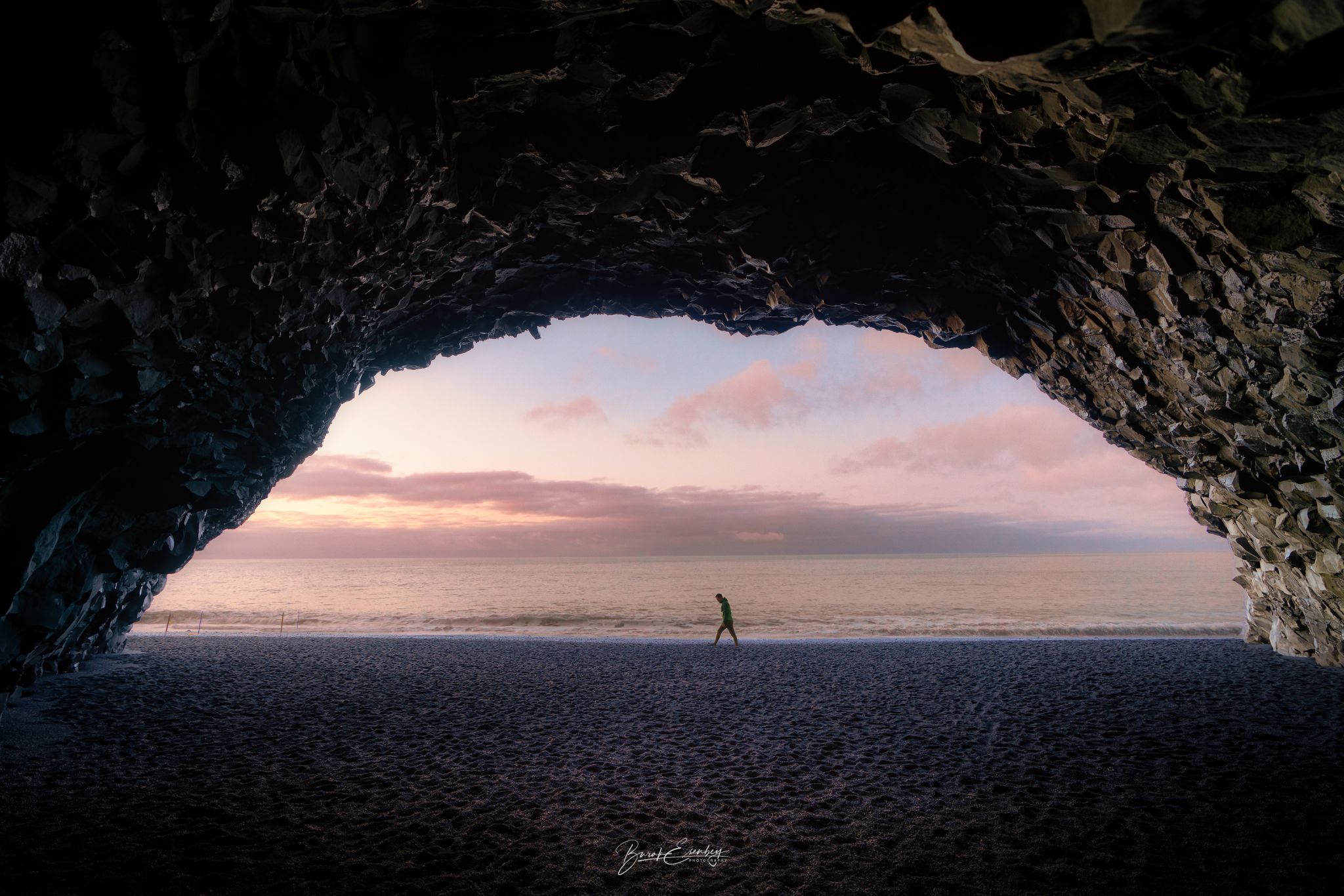 Cave Reynisfjara, Iceland